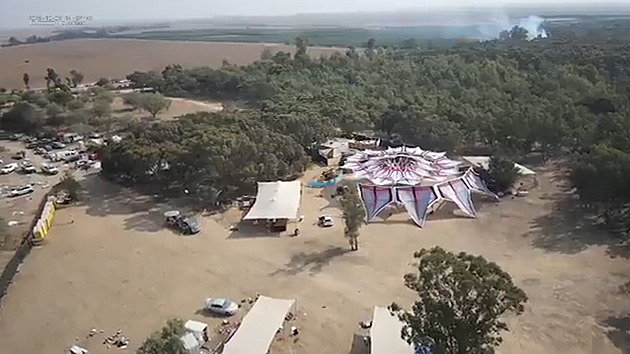 Lidé z festivalu v Re’im. Mladí Izraelci zjistili, že za „bezpečným“ plotem jsou zabijáci