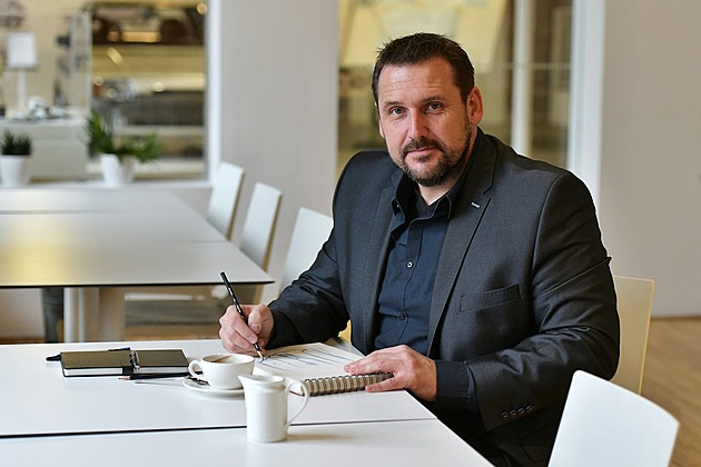 Navrhování auta je hlavně kličkování mezi předpisy, vysvětluje designér Škody