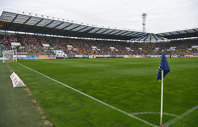 Tepličtí skláři na tři krále umí. Ale stále jsme na začátku cesty, tvrdí Frťala