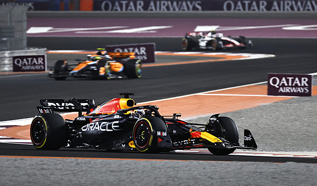 Hotovo už po sprintu. Verstappen je potřetí za sebou mistrem světa