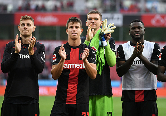 Union dostal od Leverkusenu čtyři góly, Hložek od trenéra čtyři minuty