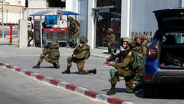 Vraždí nás tu a nikdo nám nepomáhá, zoufali si lidé u hranic s Pásmem Gazy