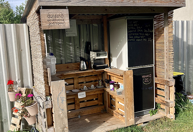 Samoobslužné stánky testují poctivost. V Prachaticích ho hlídá kamera