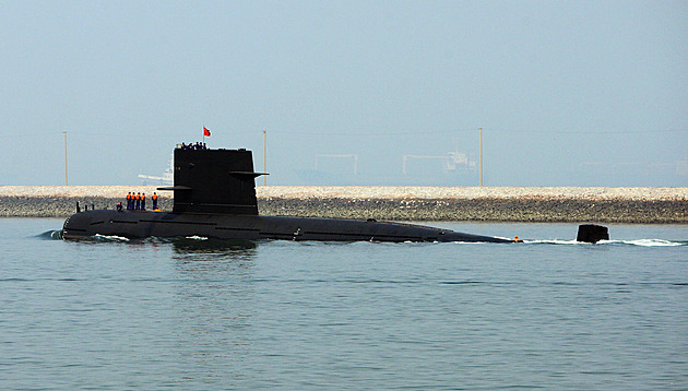 Čínská ponorka se chytila do vlastní pasti, posádka zahynula, tvrdí Britové