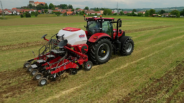 Chodí dobře a seje šetrně, Famfula by se divil. Moderní technika šetří půdu