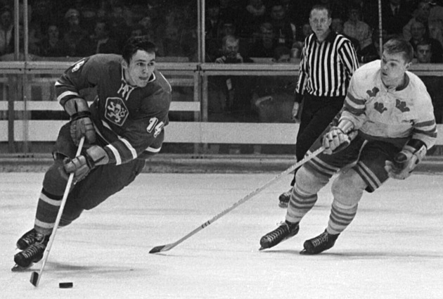 VELKÝ NEDO: Tenkrát v Československu. Dva dolary kapesného a děravé rukavice