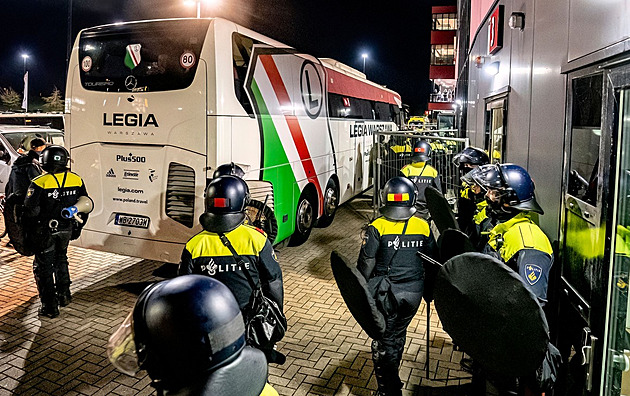 Nizozemská policie po zápasu Konferenční ligy zadržela dva hráče Legie Varšava