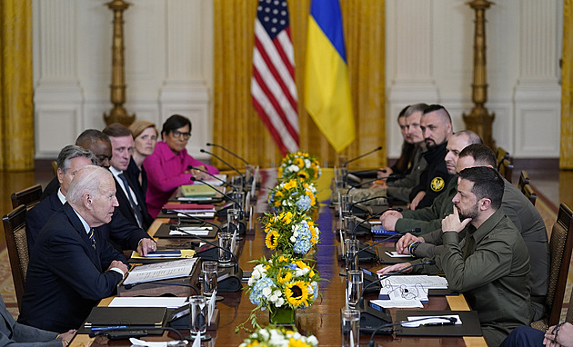 Americká pomoc Kyjevu v ohrožení. Washington tajně žádá konec korupce