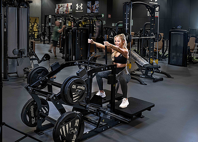Ženská zóna ve fitcentrech frčí