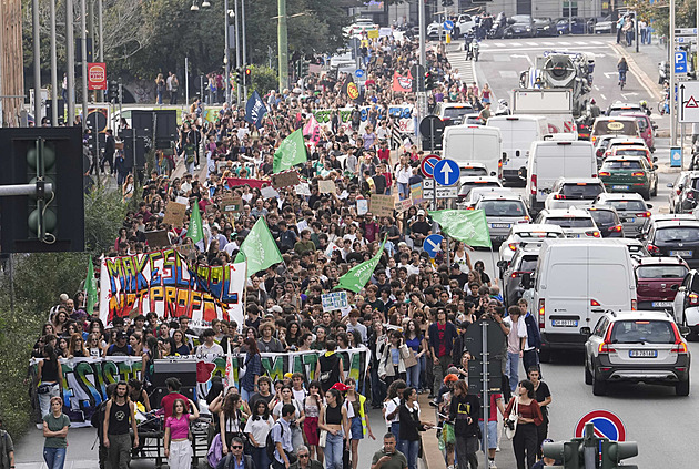 Jste zločinci a strašíte lidi. Meteorogové ve Španělsku čelí rostoucí nenávisti