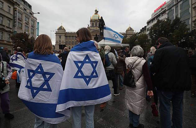 Lidé na Václavském náměstí podpořili Izrael. Mír nemáme zaručený, řekl primátor