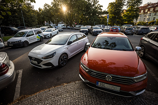 Pokuty za parkování od ledna vyjdou i na 25 000 korun. V Praze přitvrdí