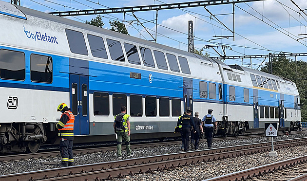 V Kolíně narazil vlak do pracovního stroje. Do Kutné Hory jezdily autobusy