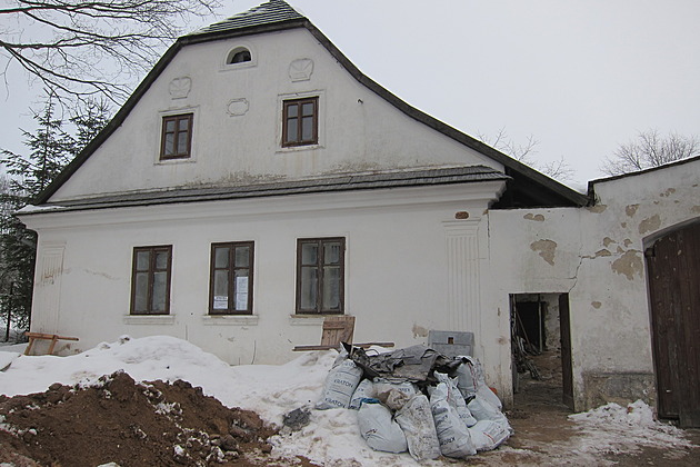 Statek v Krátké je opět nádherný a zve návštěvníky do Domu přírody