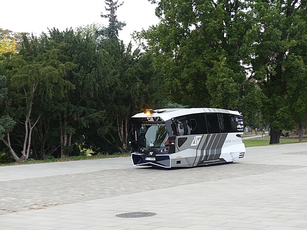 <p>Na Výstavišti stále jezdí mini bus bez řidiče.</p>
