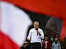 Polský opoziní vdce Donald Tusk na statisícové demonstraci ve Varav (1....