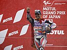 Radost panlského jezdce Jorge Martína po Velké cen Japonska MotoGP.
