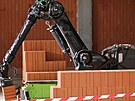 Zdicí robot na stavb haly spolenosti Dormer Pramet v umperku.