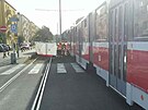 Nehoda tramvaje na Rennesk� t��d� v Brn�. Pod soupravou z�stal zakl�n�n� mlad�...