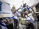 Na V�clavsk�m n�m�st� se se�li lid� na podporu Izraele. (9. ��jna 2023)