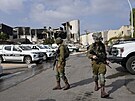 Izraelská armáda u policejní stanice ve mst Sderot, které bhem soboty...