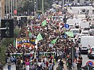 Klimatití aktivisté demonstrovali v desítkách italských mst proti zmn...