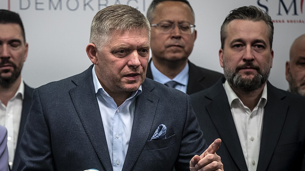 Tisková konference vítězné strany slovenských voleb Směr-SD v čele s Robertem...