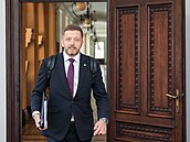 Ministr vnitra a předseda STAN Vít Rakušan přišel na jednání vlády s návrhem na...