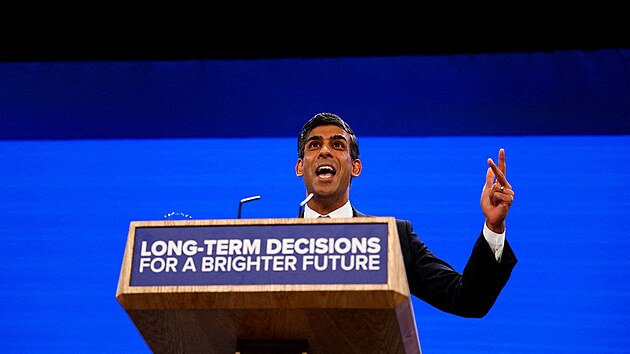 Britsk premir Rishi Sunak na vron konferenci britsk Konzervativn strany v Manchesteru (4. jna 2023)