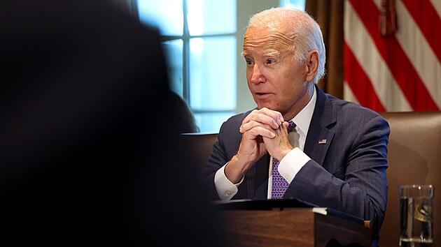 Prezident Joe Biden v Blm dom se svm kabinetem. (2. z 2023)