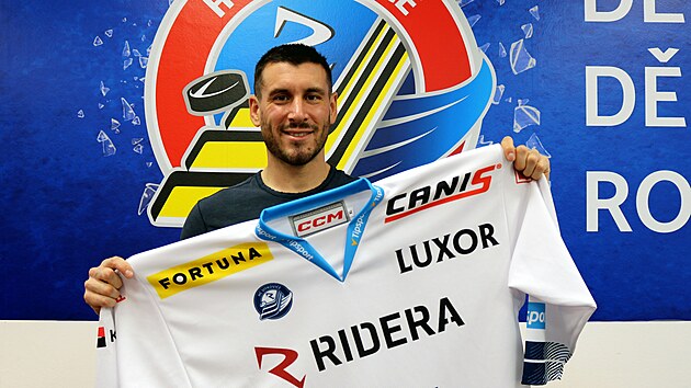 Yohann Auvitu je novou posilou hokejistů Vítkovic.