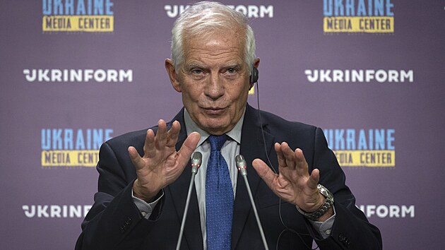 Vysok pedstavitel Evropsk unie pro zahranin vci a bezpenostn politiku Josep Borrell hovo na tiskov konferenci v Kyjev. (1. jna 2023)
