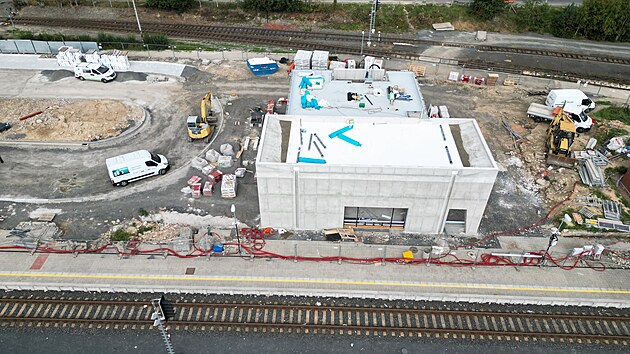 Stavba nov� n�dra�n� budovy v A�i.