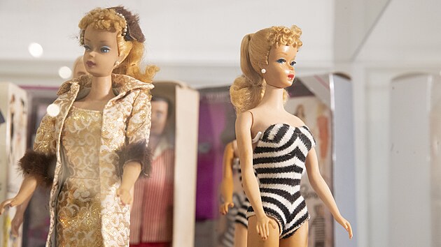 Na prask vstav uvidte i nejstar modely panenky Barbie.