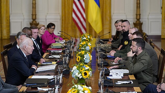 Ukrajinský prezident Volodymyr Zelenskyj dorazil na jednání se svým americkým protějškem Joem Bidenem v západním křídle Bílého domu. (21. září 2023)