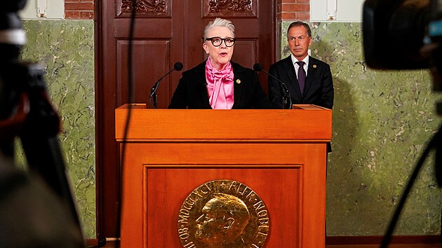 Pedsedkyn Norskho Nobelova vboru Berit Reiss-Andersenov oznamuje lauretku leton Nobelovy ceny za mr, kterou se stala vznn lidskoprvn aktivistka Narges Mohammadiov