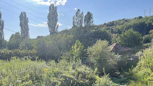 V okol� jeskyn� Prometheus a l�ze�sk�ho m�sta Prometheus je kr�sn� p��roda.