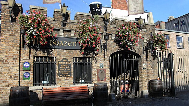 The Brazen Head v irskm Dublinu dajn vznikla roku 1198 jako hostinec pro...