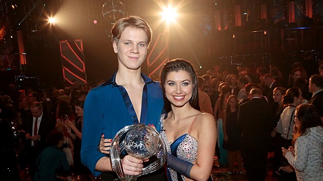 Zden�k Pi�kula a Veronika L�lov� coby v�t�zov� StarDance VIII (Praha, 10. prosince 2016)