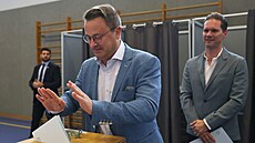 Lucemburský premiér Xavier Bettel hlasoval v parlamentních volbách. (8. íjna...