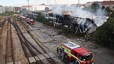 Hasiči likvidují požár budovy na Smíchovském nádraží. (7. října 2023)