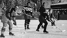 Mu�stvo �SR p�i tréninku ve Svatém Mo�ici v roce 1948. Zleva Mike (Matej)...
