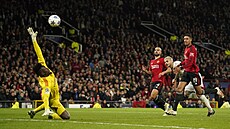 Mauro Icardi st�ílí gól proti Manchesteru United.
