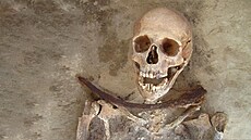 Cht�la-li by vstát z mrtvých, u�ízne jí hlavu srp. Pol�tí venkované se báli...