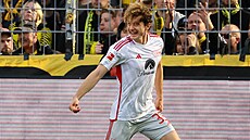 Zálo�ník Alex Král z Unionu Berlín se raduje ze svého gólu, který v�ak byl...