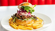 Eurobit a EB Diners: Prav americk burger z restaurace EB Diners, kter...