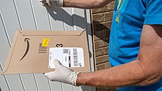 amazon kurýr objednávky zbo�í USA