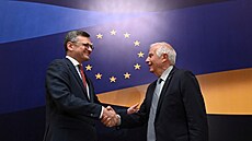 Ukrajinský ministr zahraničí Dmytro Kuleba a šéf zahraniční politiky Evropské...