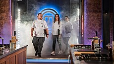 Mana�er národního týmu Tomá� Popp vstoupil na scénu Masterchefa se svými kolegy.
