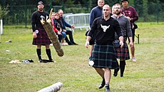 Highland games, mistrovství eské republiky ve skotských hrách v Úvalech. Jií...